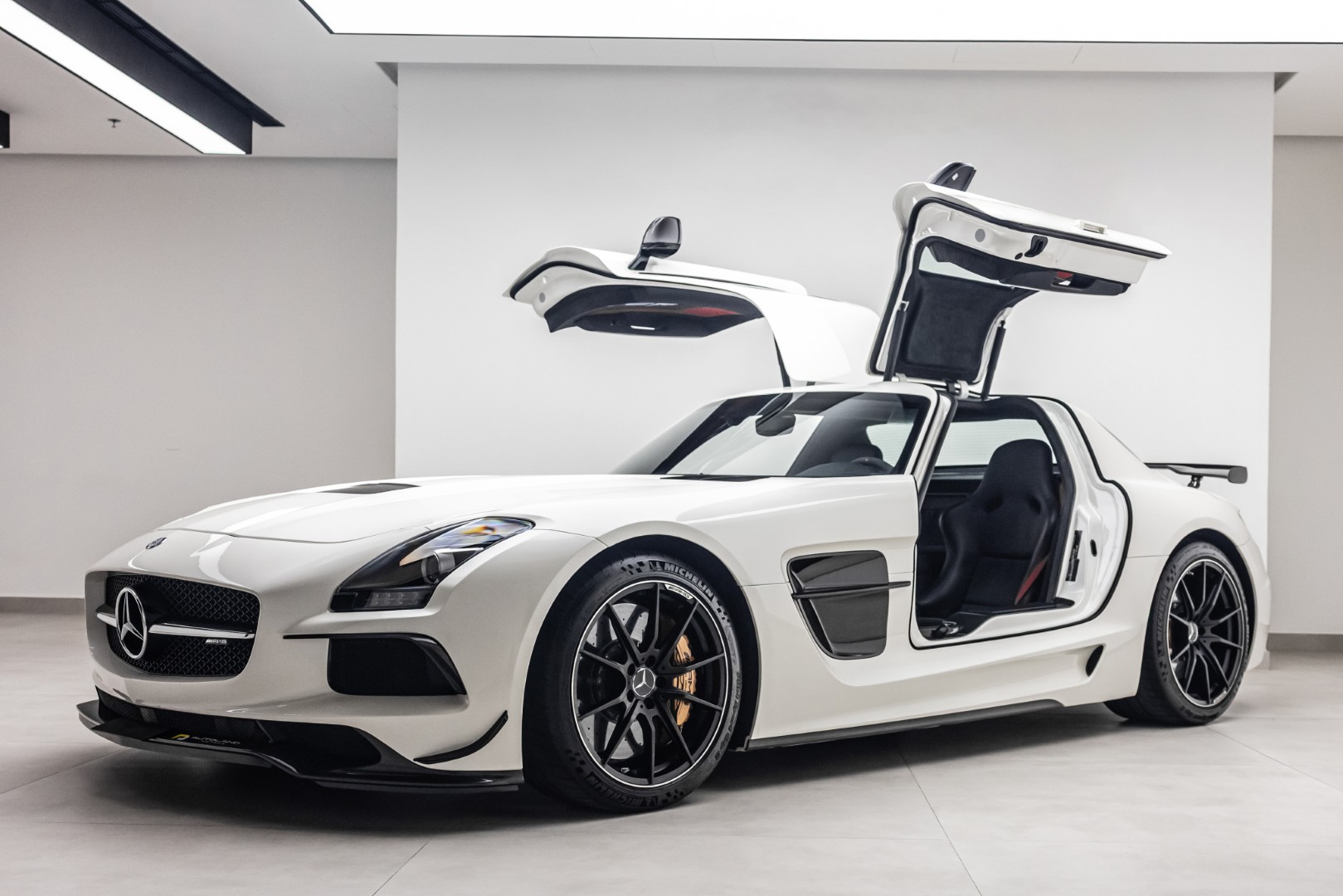 2013 MERCEDES BENZ SLS AMG BLACK SERIES GCC. UAE CAR. VERY LOW MILEAGE. EXCELLENT CONDITIONS